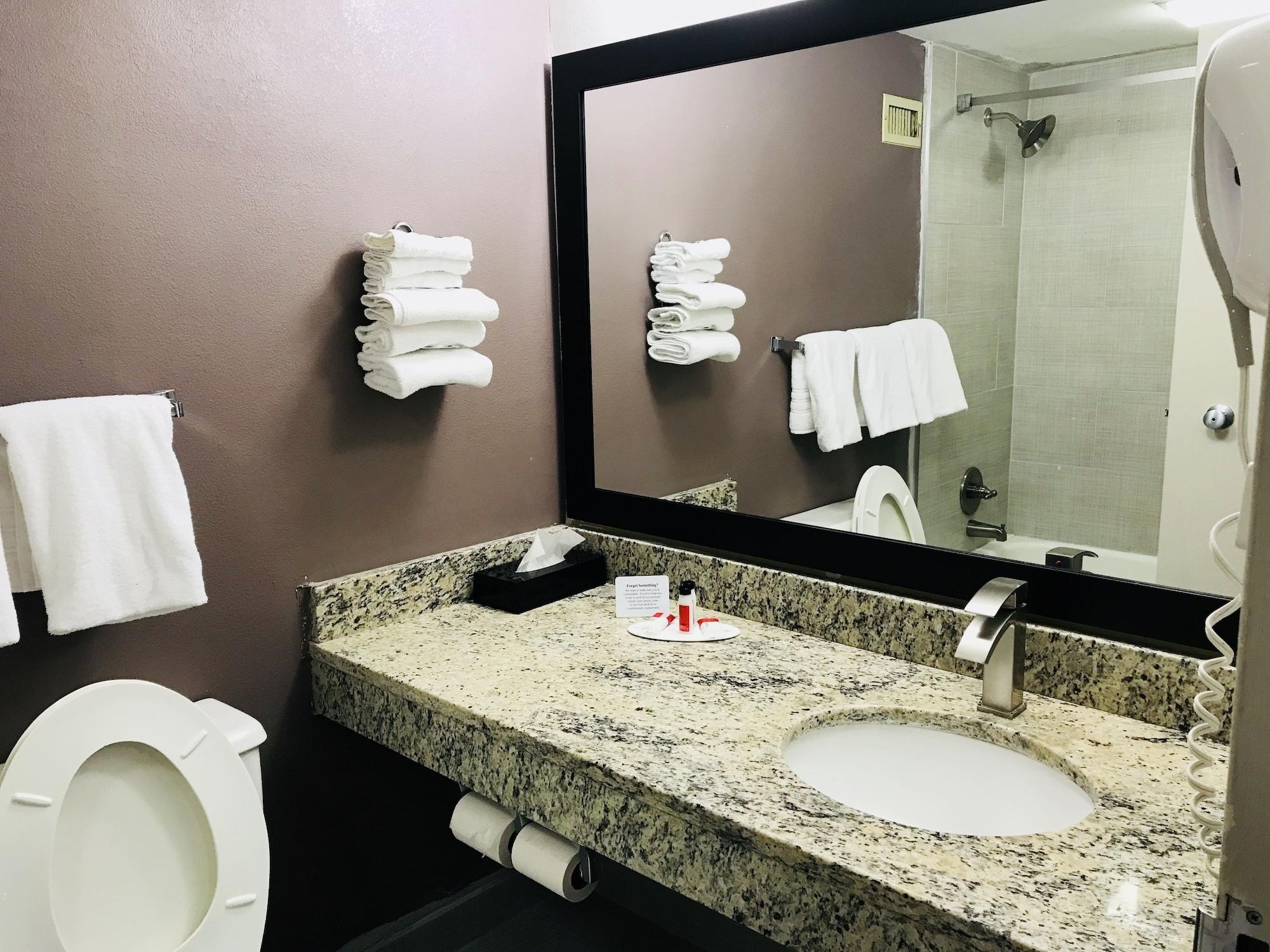 Days Inn By Wyndham Livonia Canton Detroit Zewnętrze zdjęcie