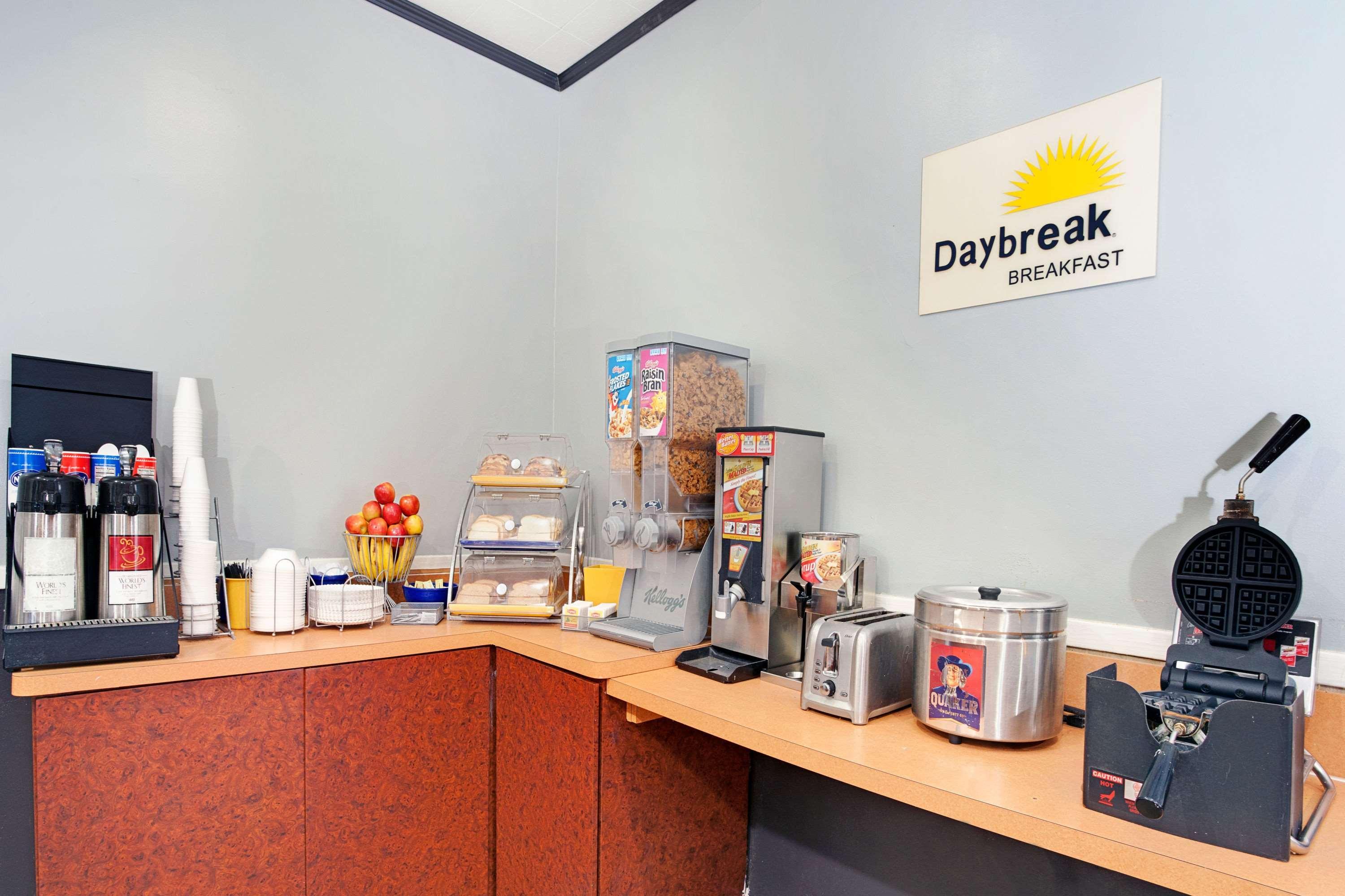 Days Inn By Wyndham Livonia Canton Detroit Zewnętrze zdjęcie