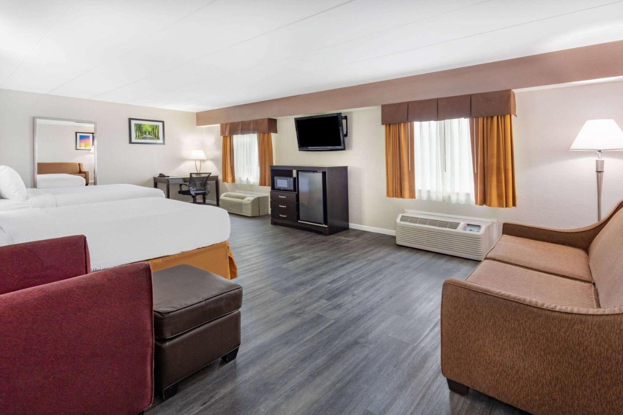Days Inn By Wyndham Livonia Canton Detroit Zewnętrze zdjęcie