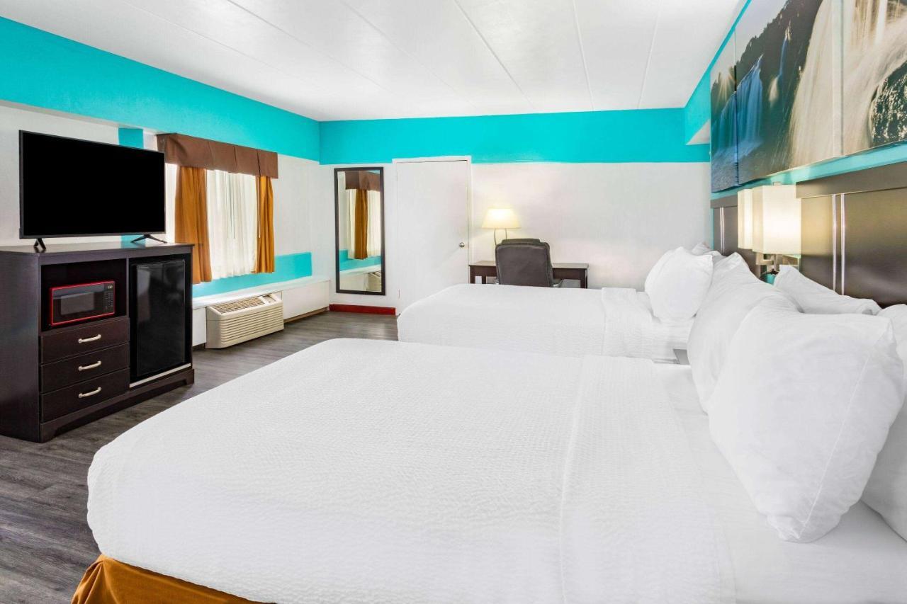 Days Inn By Wyndham Livonia Canton Detroit Zewnętrze zdjęcie