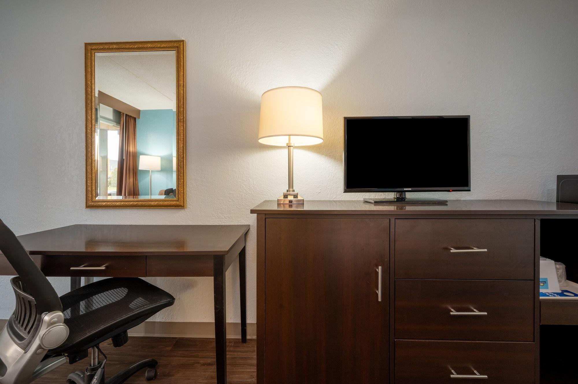 Days Inn By Wyndham Livonia Canton Detroit Zewnętrze zdjęcie
